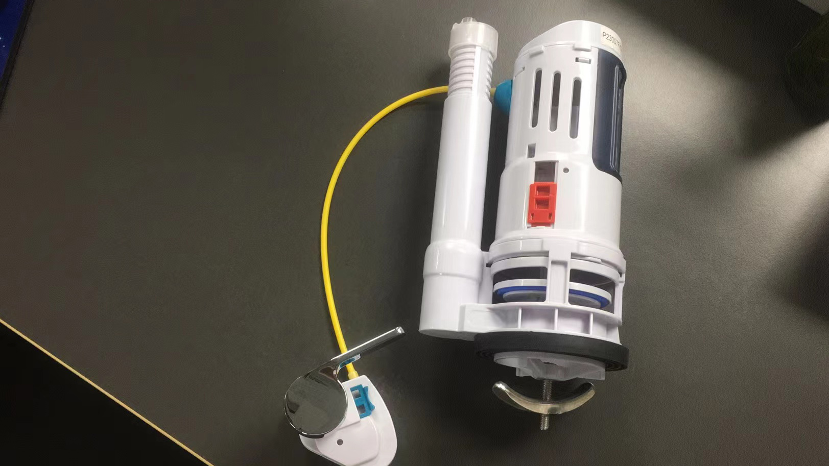 V&Aacute;LVULA DE DESCARGA CON PALANCA MET&Aacute;LICA